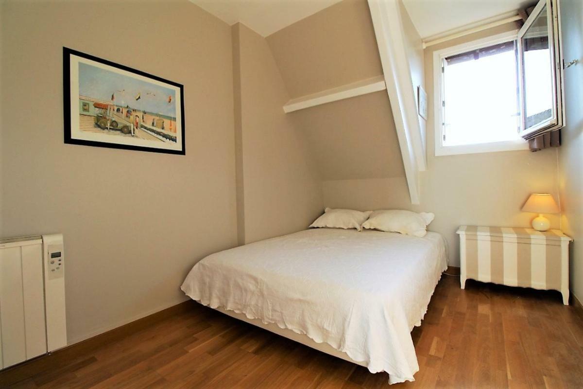 CADRE EXCEPTIONNEL: Duplex Classé 4**** Tennis, Piscine, Parking, Linge inclus, WIFI, Matériel BÉBÉ, proximité CENTRE Deauville Exterior foto