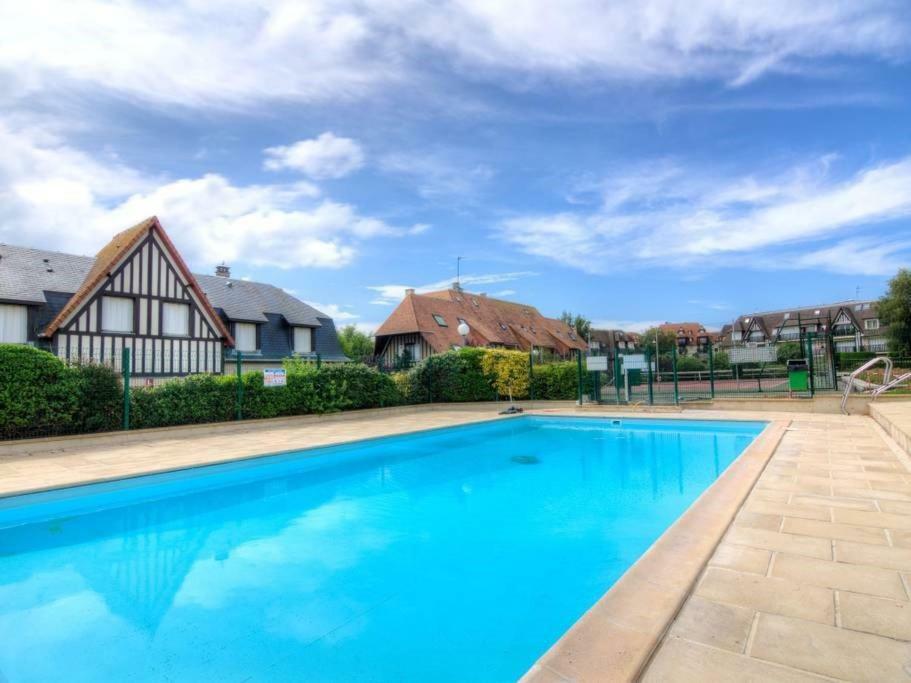 CADRE EXCEPTIONNEL: Duplex Classé 4**** Tennis, Piscine, Parking, Linge inclus, WIFI, Matériel BÉBÉ, proximité CENTRE Deauville Exterior foto
